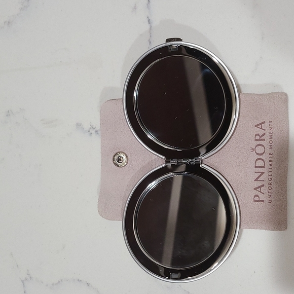 Pandora hand mirror with pouch - Picture 2 of 3